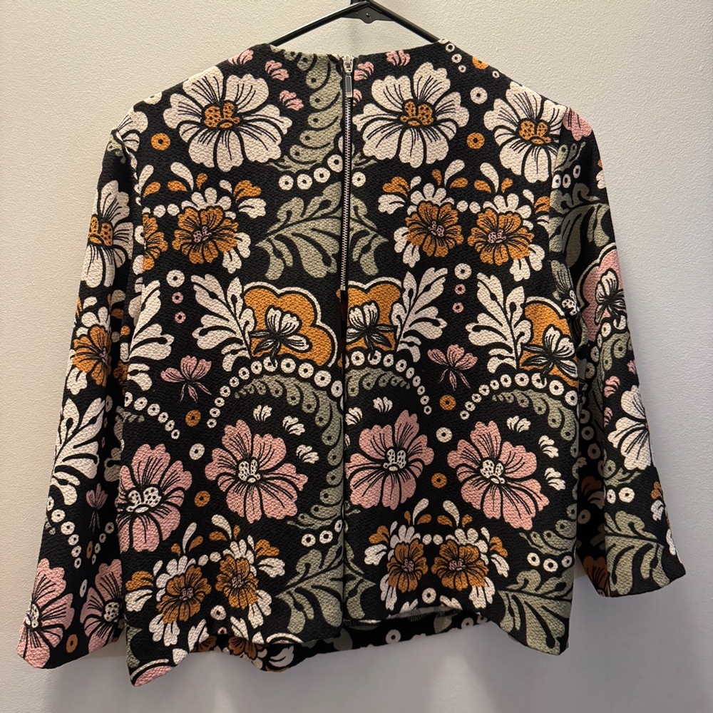Floral Patterned Top - Picture 3 of 3